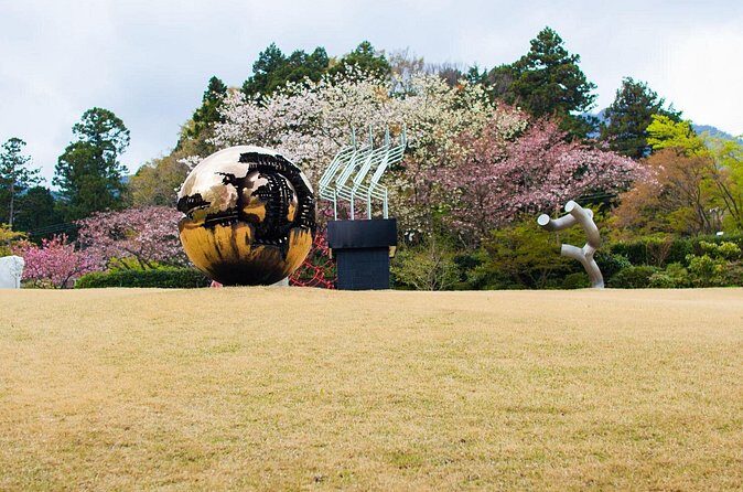 Day Trip To Mount Fuji and Hakone from Tokyo with English Guide - Lake Kawaguchiko and Oishi Park: Choosing Your Fuji View