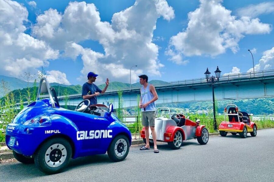 Lake Kawaguchiko: Electric Mini Car Guided Tour - Driving the Go Q Car: IDP rules and how the team supports you